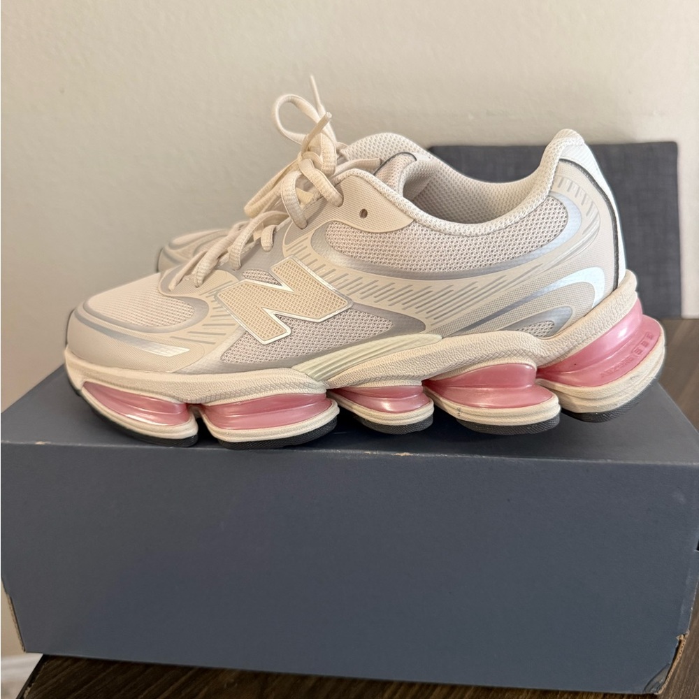 New Balance Women's Cream and Pink Athletic Running Shoes